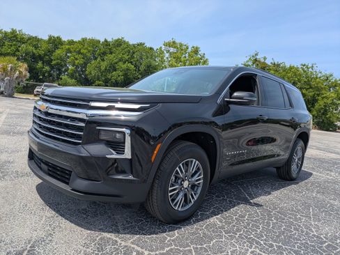 New 2026 Chevrolet Traverse LT w/ Driver Confidence Package FWD image 8