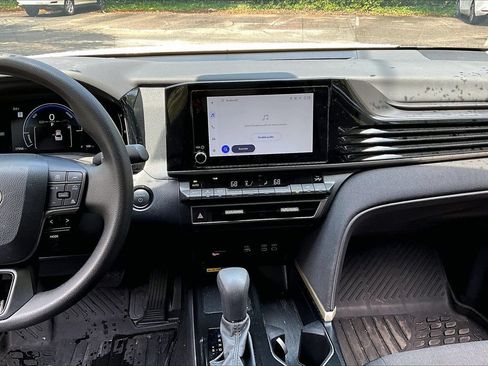 Used 2025 Toyota Camry LE FWD image 9