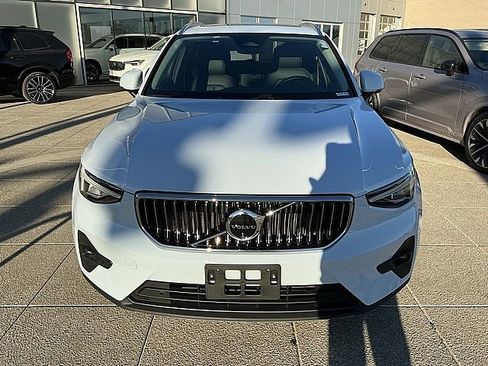 Certified 2025 Volvo XC40 B5 Plus image 12