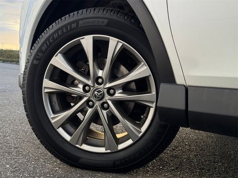 Used 2016 Toyota RAV4 Limited image 27