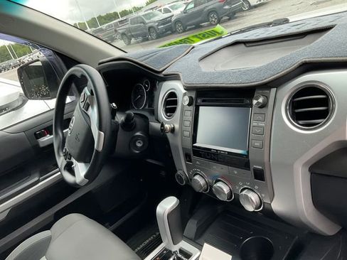 Used 2017 Toyota Tundra SR5 w/ SR5 Upgrade Package AWD/4WD image 12