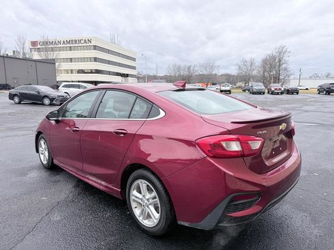 Used 2017 Chevrolet Cruze LT w/ Convenience Package FWD image 3