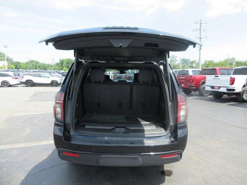 Used 2023 Chevrolet Tahoe Z71 w/ Luxury Package AWD/4WD image 8