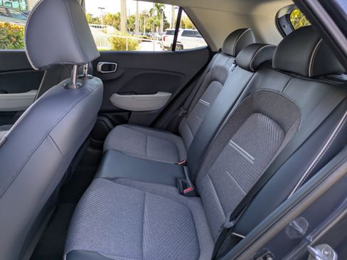 Used 2021 Hyundai Venue w/ Cargo Package image 15