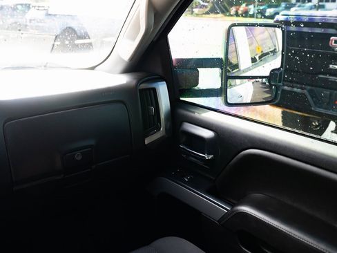 Used 2018 Chevrolet Silverado 2500 LT w/ LT Fleet Convenience Package image 9