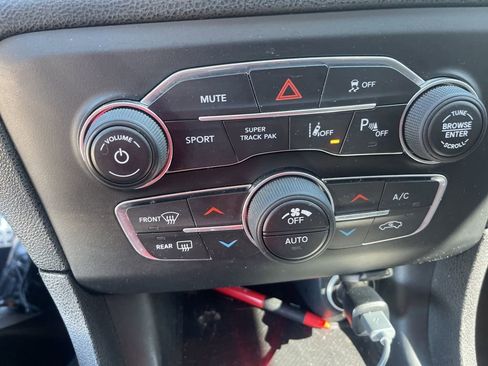 Used 2017 Dodge Charger R/T image 25