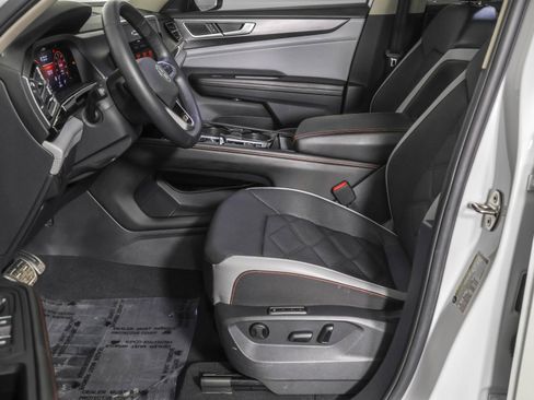 Used 2024 Volkswagen Atlas Peak Edition SEL image 27