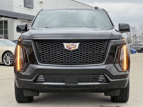 Used 2026 Cadillac Escalade ESV Sport w/ Touring Package image 5