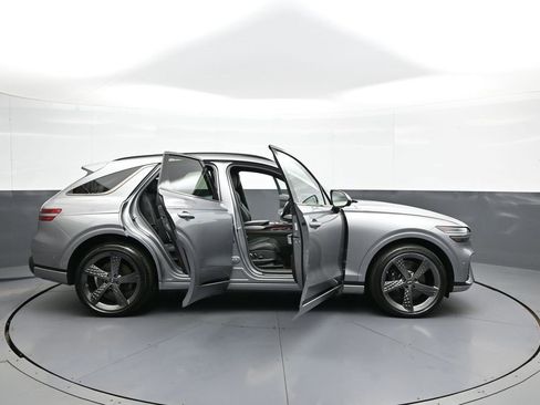 Used 2023 Genesis GV70 2.5T w/ Sport Prestige Package image 42