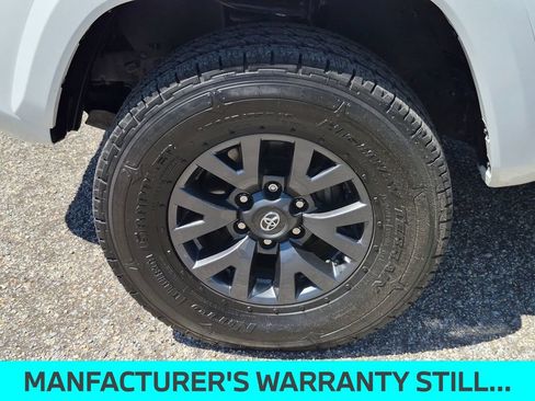 Used 2023 Toyota Tacoma SR5 AWD/4WD image 12