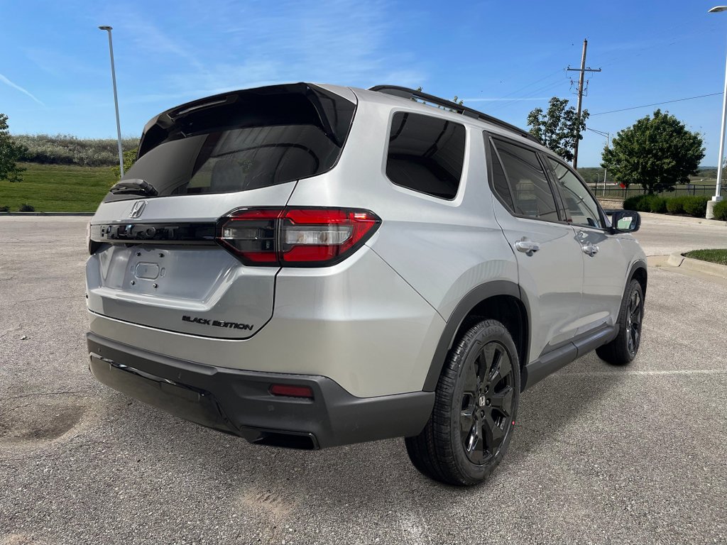 New 2026 Honda Pilot Black Edition image 6