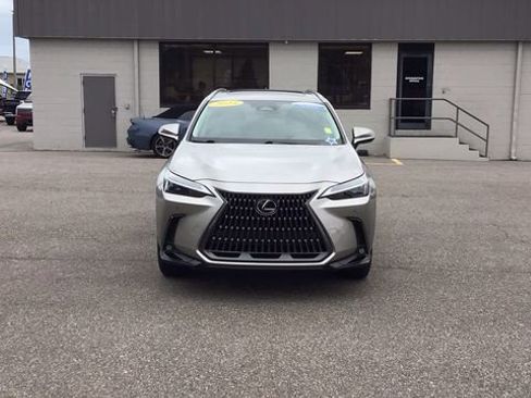 Used 2024 Lexus NX 250 FWD w/ Premium Package image 3