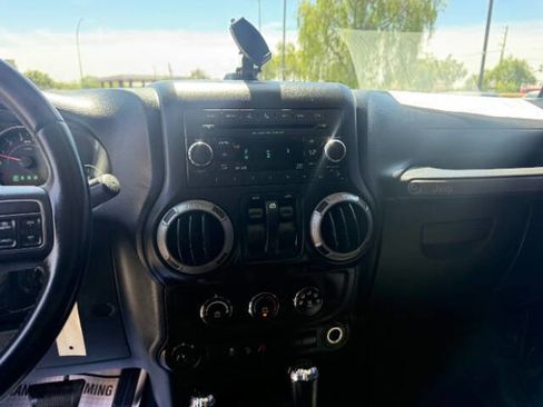 Used 2016 Jeep Wrangler Sport AWD/4WD image 13