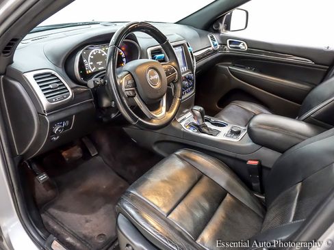 Used 2018 Jeep Grand Cherokee Overland image 14