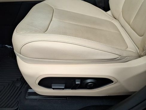 Used 2022 Jeep Grand Cherokee Limited 4xe w/ Luxury Tech Group II AWD/4WD image 14