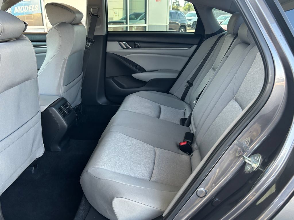 Used 2018 Honda Accord EX image 25