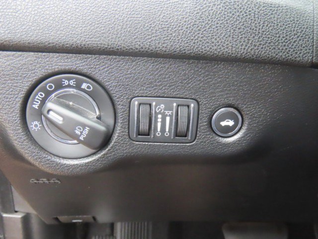 Used 2022 Chrysler 300 Touring L RWD image 24