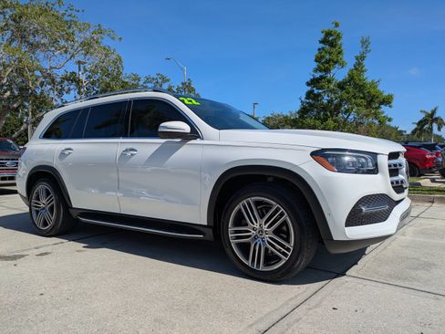 Used 2022 Mercedes-Benz GLS 450 4MATIC image 2