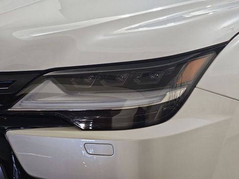 New 2026 Lexus LX 700h Luxury image 32