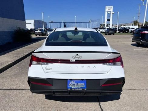 New 2025 Hyundai Elantra Sport FWD image 4