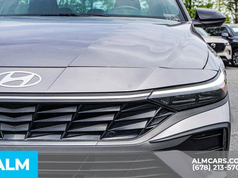 Used 2025 Hyundai Elantra Sport image 12