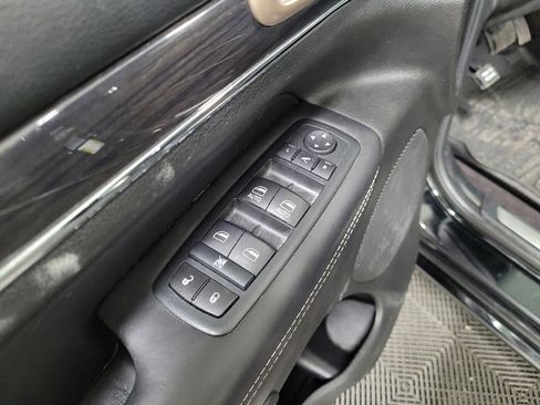 Used 2017 Jeep Grand Cherokee Overland AWD/4WD image 27