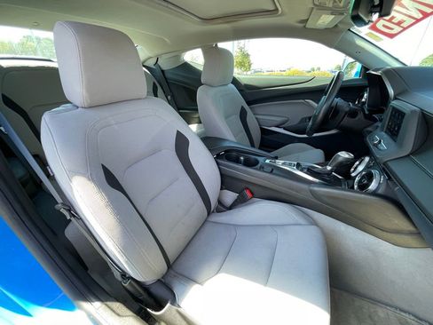 Used 2023 Chevrolet Camaro LT image 30