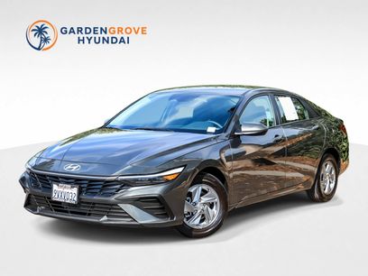 Used 2025 Hyundai Elantra SE