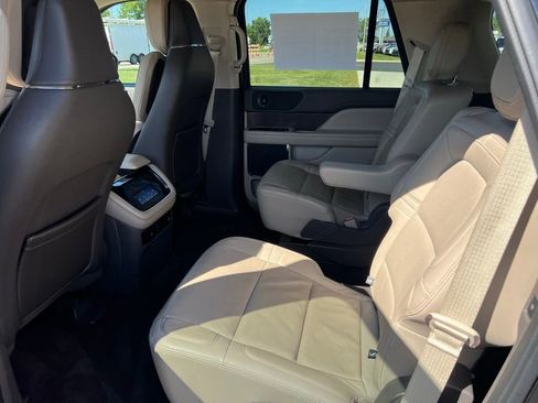 Used 2023 Lincoln Navigator Reserve image 20