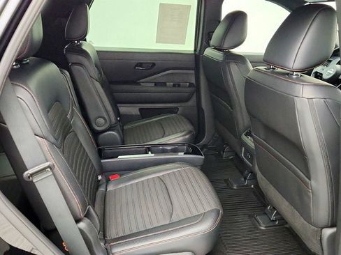 Used 2025 Nissan Pathfinder Rock Creek AWD/4WD image 23