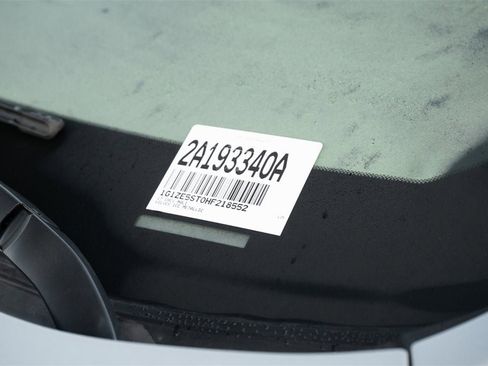 Used 2017 Chevrolet Malibu LT image 18