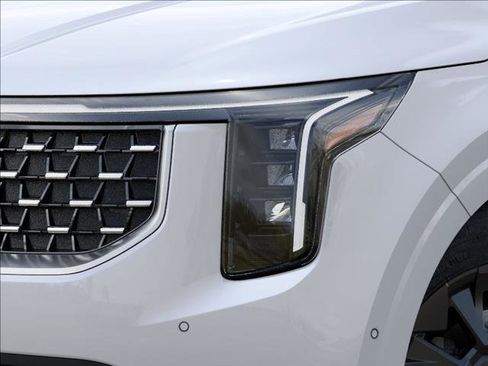 New 2026 Kia Carnival FWD image 10