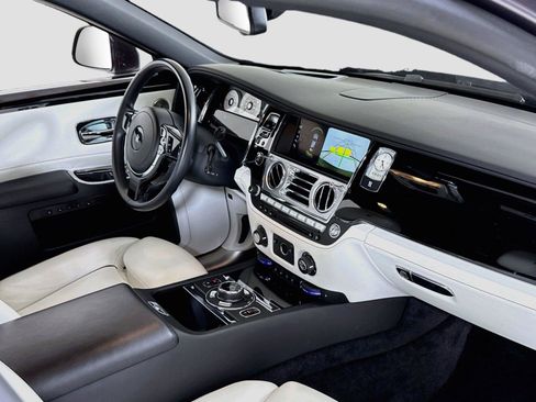 Used 2019 Rolls-Royce Ghost RWD image 35