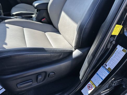 Used 2017 Toyota RAV4 Limited w/ Advanced Technology Package AWD/4WD image 21