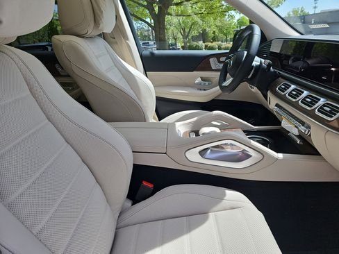 New 2026 Mercedes-Benz GLS 450 4MATIC image 10