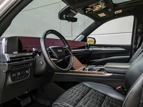 Used 2025 Cadillac Escalade Sport Platinum image 34