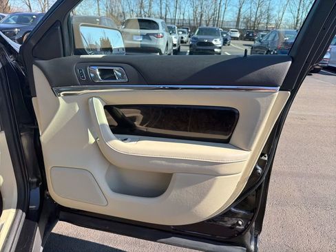 Used 2015 Lincoln MKS Base w/ Equipment Group 101A image 25