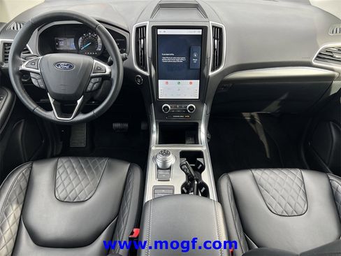 Certified 2024 Ford Edge Titanium image 5