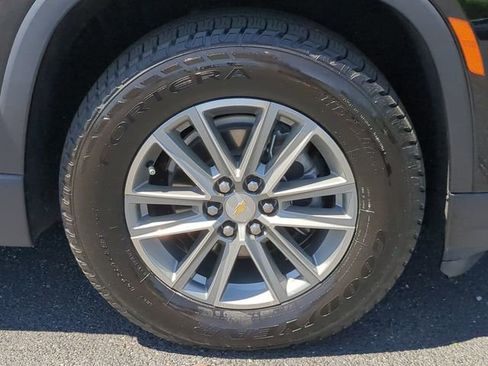 Used 2023 Chevrolet Traverse LT AWD/4WD image 10