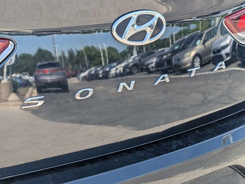 Used 2018 Hyundai Sonata Limited FWD image 11