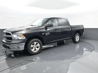 Used 2022 RAM 1500 4x4 Crew Cab Classic w/ Chrome Appearance Group video 1