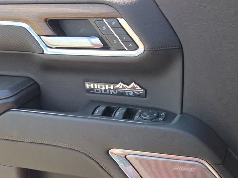 Used 2023 Chevrolet Silverado 1500 High Country w/ High Country Premium Package AWD/4WD image 27
