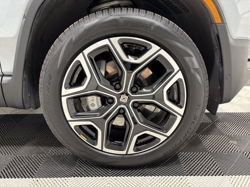 Used 2024 Rivian R1S Adventure AWD/4WD image 11