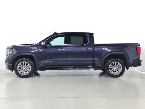 Used 2022 GMC Sierra 1500 Denali w/ Technology Package AWD/4WD image 4