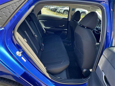 New 2025 Hyundai Elantra SEL image 15