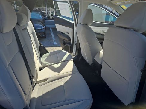 Certified 2026 Hyundai Tucson SE FWD image 11