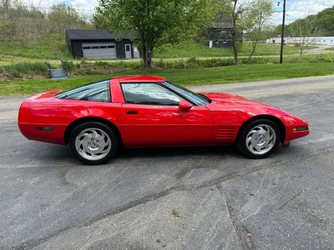 Used 1993 Chevrolet Corvette Coupe RWD image 8