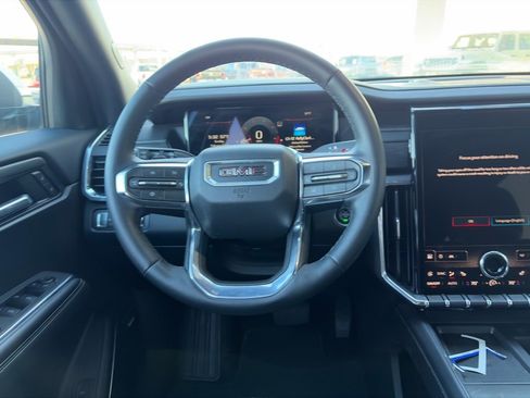 Used 2025 GMC Acadia Elevation image 15