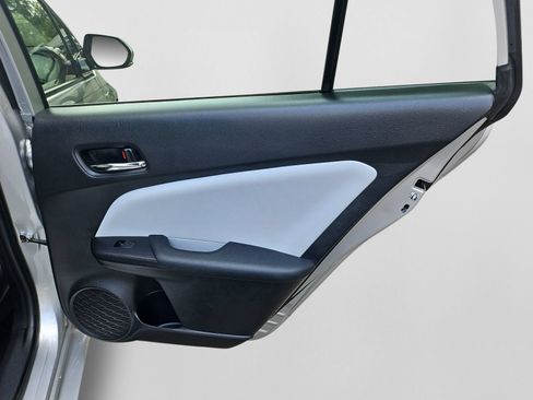 Used 2020 Toyota Prius XLE FWD image 35