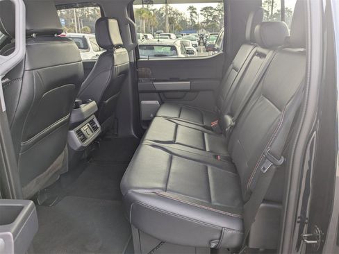 Used 2023 Ford F450 Lariat image 14